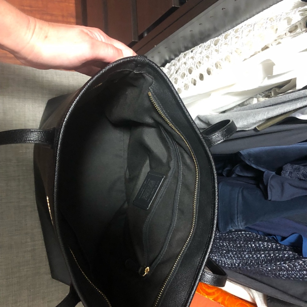 Coach Shoulder Tote - Picture 4 of 5